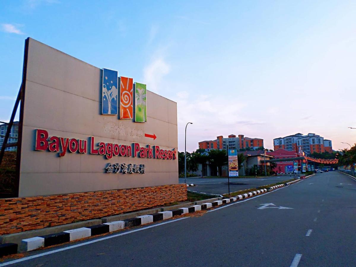 Melaka Top Largest Waterpark Resort - By Youbnb Homestay Melaka Kültér fotó
