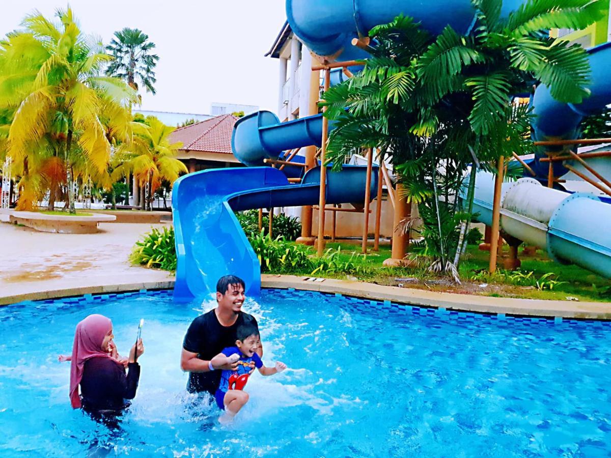 Melaka Top Largest Waterpark Resort - By Youbnb Homestay Melaka Kültér fotó