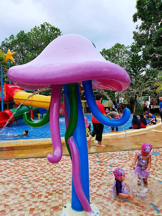 Melaka Top Largest Waterpark Resort - By Youbnb Homestay Melaka Kültér fotó